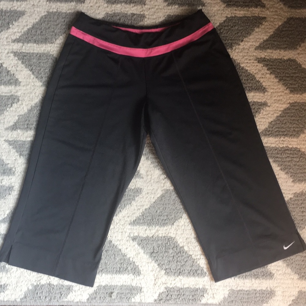 Nike Dri-Fit cropped pants